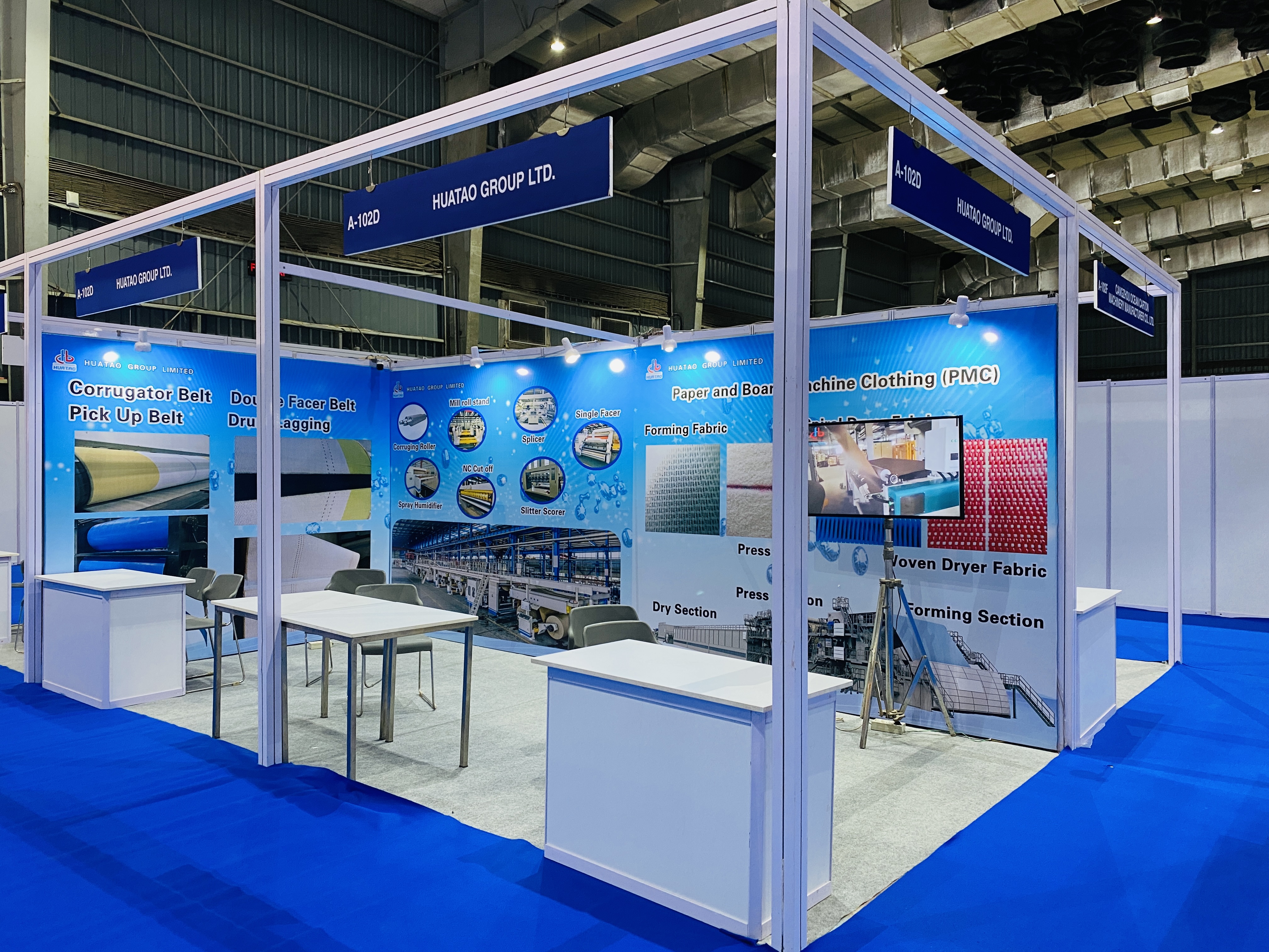 Maxima exhibition stand for Shenzhen at Roof India